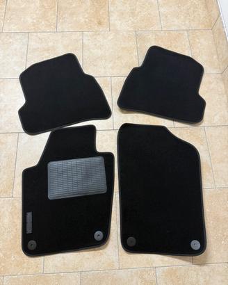 Set 4 tappetino volkswagen polo nuovo