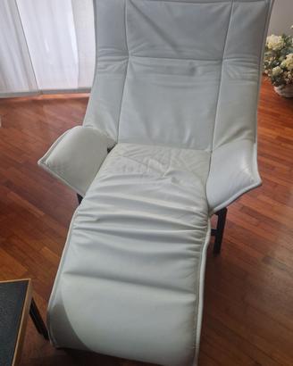 due poltrone vera pelle Cassina