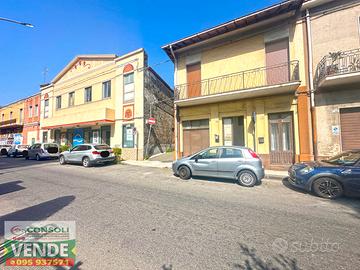 Casa semi indipendente al centro di Fiumefreddo