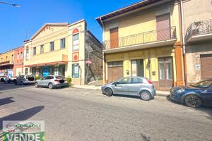 Casa semi indipendente al centro di Fiumefreddo