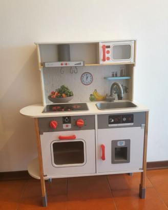 Cucina giocattolo 