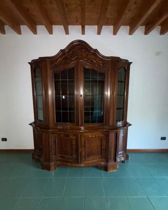 Credenza antica