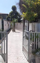 Anzio appartamento con giardino