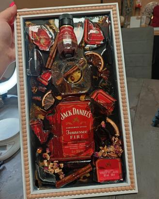 quadro in resina fatto a mano  jack Daniels 