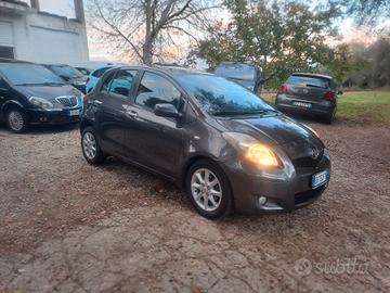 Toyota Yaris 1.3 5 porte Sol