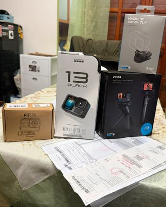 GoPro hero 13 black più accessori