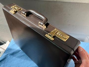 Ventiquattrore vintage in pelle marrone rigida