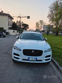  Jaguar F Pace