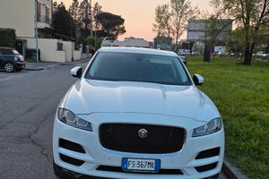  Jaguar F Pace