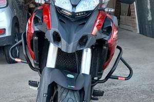 Moto Benelli TRK 502