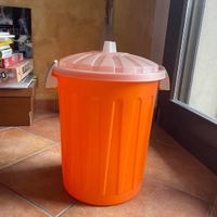 Bidoncino con coperchio