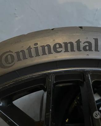 Continental 255 35 21 al 80% coppia DOT 2023