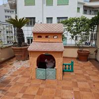 Casetta esterna per bambini in giardino