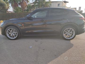 Alfa Romeo Stelvio 2.2 Turbodiesel 150 CV AT8 RWD 