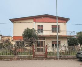 Casa Indipendente sui 4 lati in zona esclusiva co