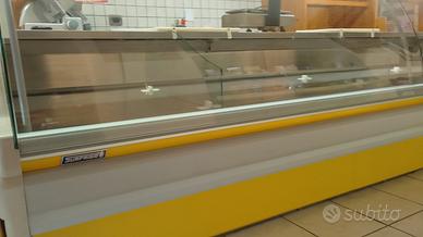 bancone  frigo 