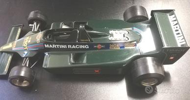 Burago Lotus Martini scala 1/14