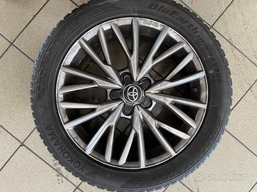 4 pneumatici invernali 225/50 R18 + cerchi in lega