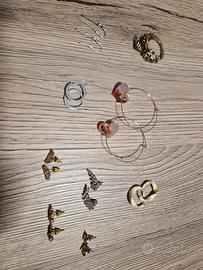 Lotto bigiotteria 8 paia di orecchini e 1 ear cuff