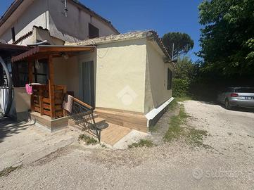 2 LOCALI A ZAGAROLO