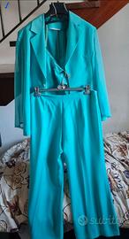 Set completo di giacca, canotta e pantaloni