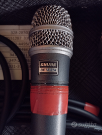 Microfoni AKG e Shure