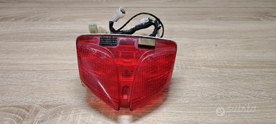 Faro posteriore suzuki gsx r 600 750 k8 k9 k10