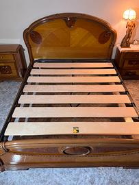 Camera matrimoniale completa in legno vintage