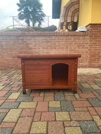 Cuccia per cane in legno con tetto apribile