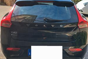 Volvo V40 nera 2000 d2 del 28.2.2017