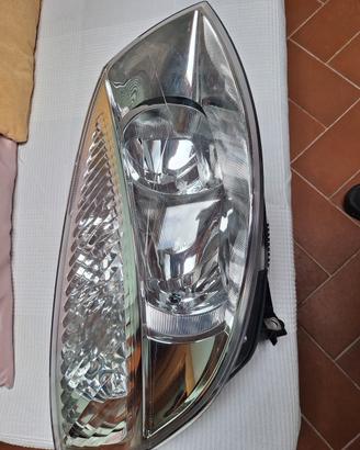 Fari ant dx e sx  NUOVI Renault 