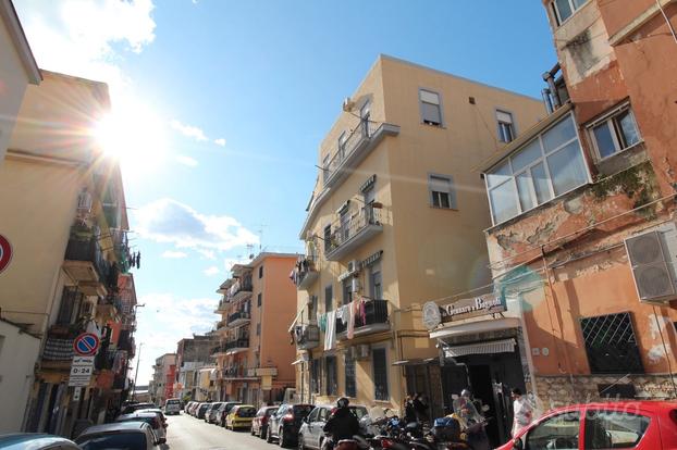 Stanza per studenti zona bagnoli napoli