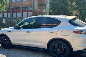 Alfa Romeo Stelvio competizione