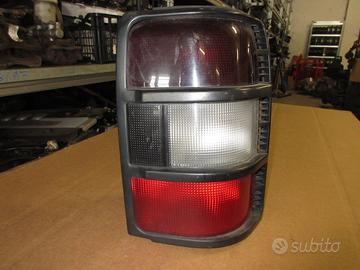 Fanale posteriore destro MITSUBISHI PAJERO del 199