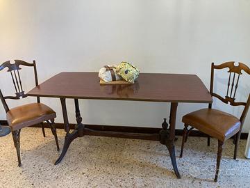 Tavolo vintage molto fine