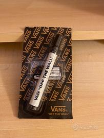 Nuovo pennarello DIY Vans “Off the Wall”