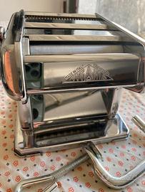 Sfogliatrice tira e taglia pasta