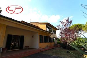 Villa di 335 m² con più di 5 locali e box auto dop