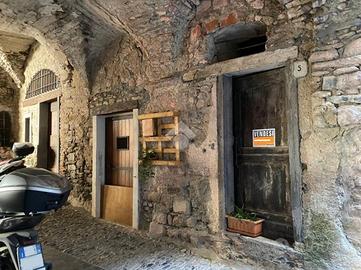 4 LOCALI A PIGNA