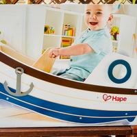 Dondolo in legno Hape a forma di barca