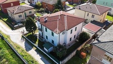 PORZIONE DI BIFAMILIARE A CALDIERO