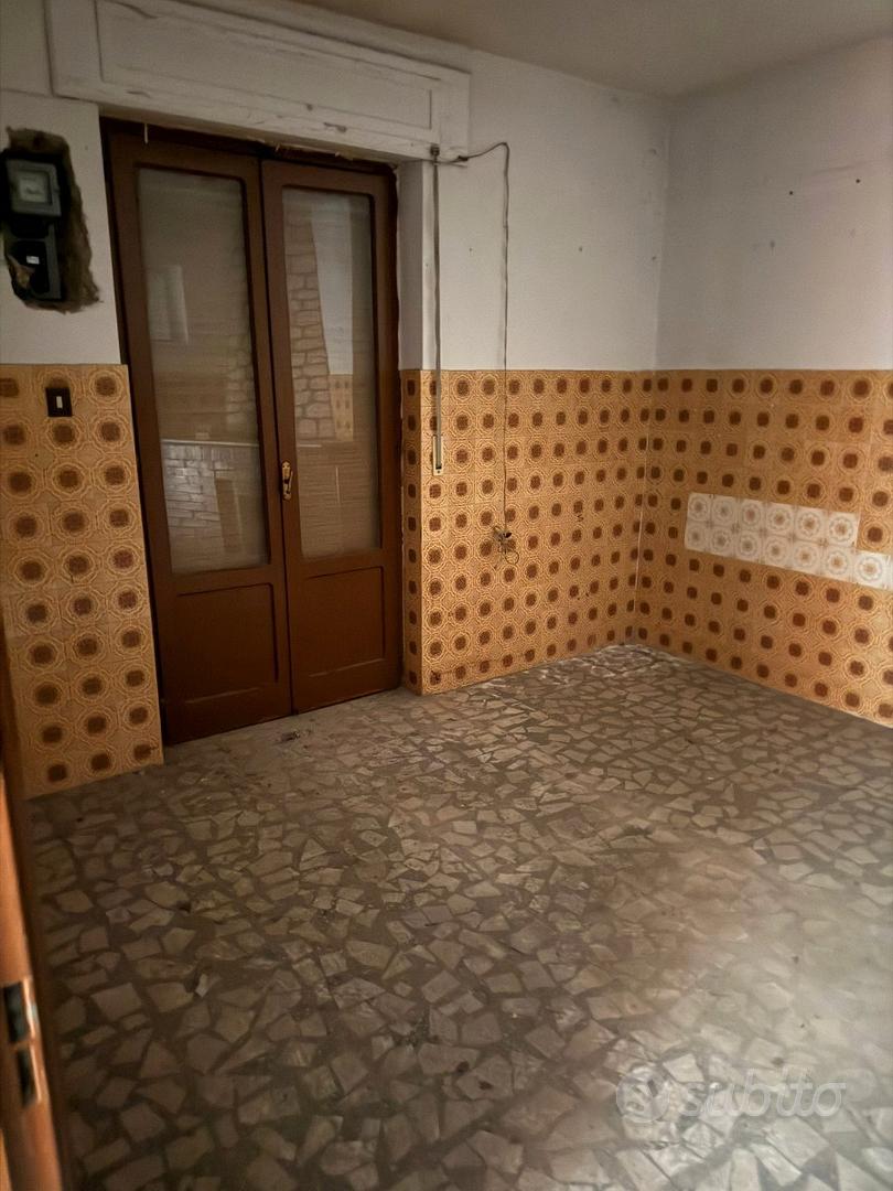 Casa situata a mesoraca. Appartamento 2 piano - Vista 6