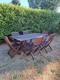 Tavolo da giardino con sedie