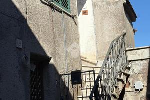 3 LOCALI A BELLEGRA
