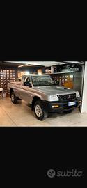 Mitsubishi l200 2002