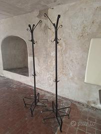 Attaccapanni da terra in metallo