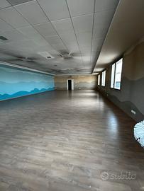 Locale per feste , eventi o sala congressi