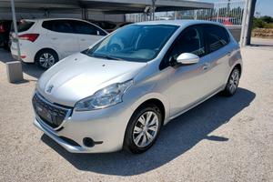 Peugeot 208 1.4 HDi 68 CV 5 porte Allure