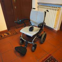 Sedia a rotelle elettrica