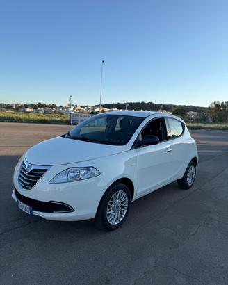 Lancia Ypsilon 0.9 TwinAir 85 CV 5 porte Metano Ec